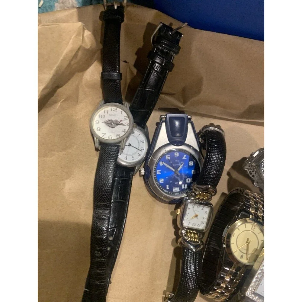 Lot of 8 Womens Wristwatches Bay Studio Seki Leather Metal Bangle Assorted